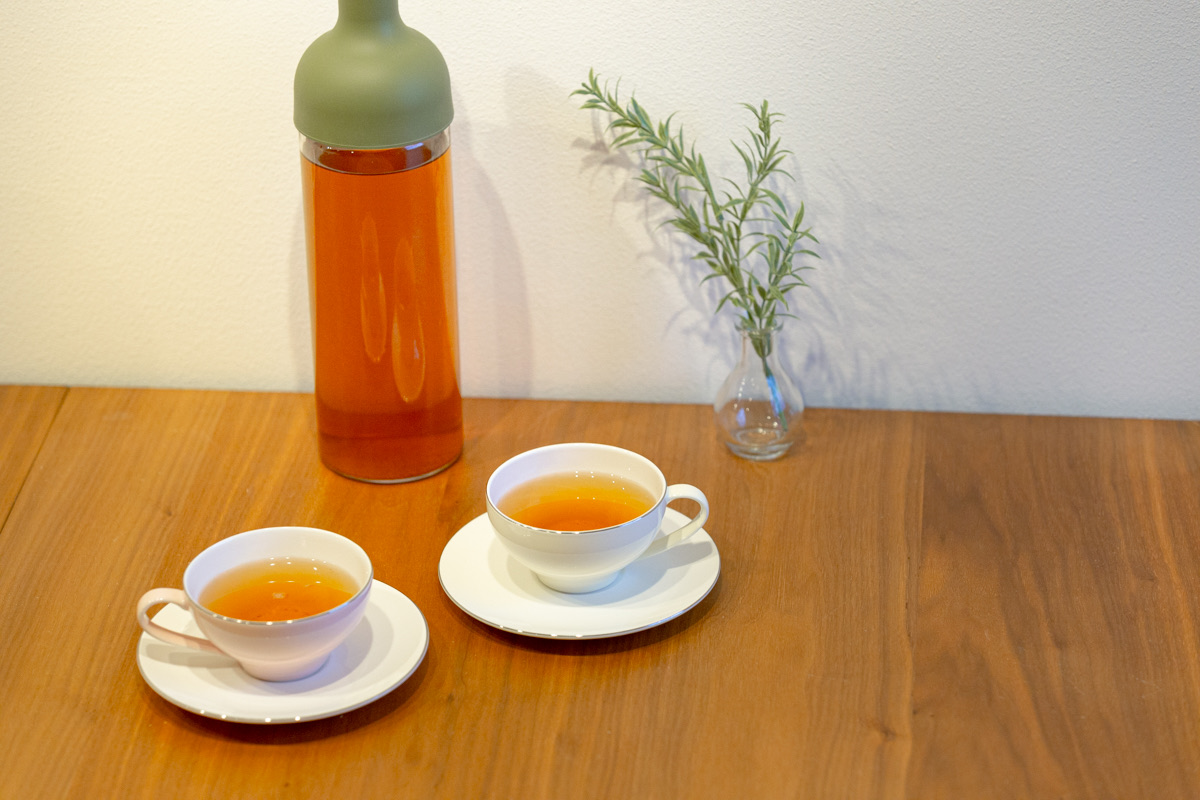 カップとフィルターインボトルで楽しむ京和紅茶